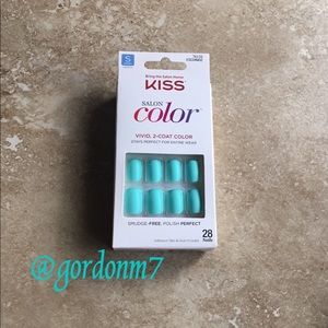 NEW KISS Salon Color Press-on Matte Nails in Mint